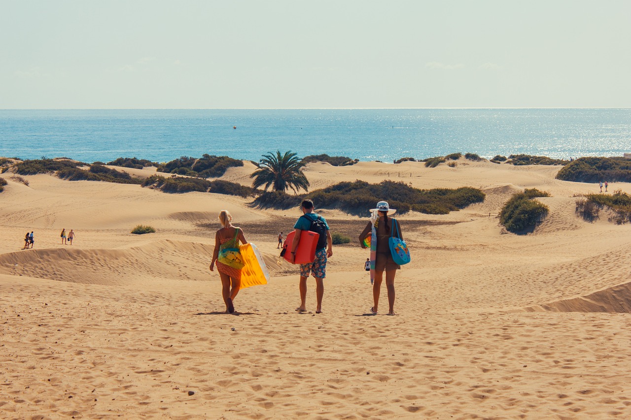 Canarias roza los 1,73 millones de turistas en marzo, con el Reino Unido como principal emisor